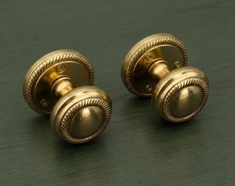 Massief messing Georgische deurknoppen - 65 mm gelakt messing insteeknippel - Antieke deurmeubels