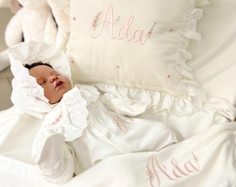Personalized Newborn Outfit: Embroidered Baby Coming Home Set