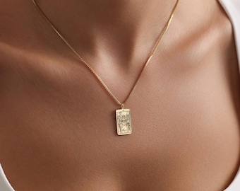 Collar con colgante de carta del tarot en oro macizo de 14 quilates: Regalo de joyería espiritual