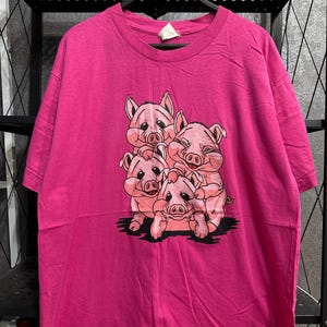 Koszulka Vintage 90s Four Cartoon Pigs Stacked T Shirt Rozmiar XL Pasuje Jak M Vintage Funny Animal Lover Farm Humor Pink Tee
