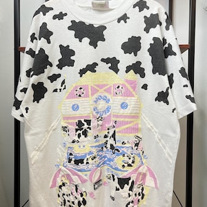 Vintage jaren 90 Moo's Cruise Cow-print all-over T-shirt cartoon boerderijhumor T-shirt maat L