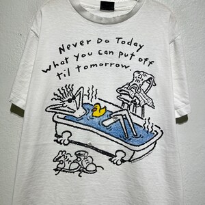 ヴィンテージ 80年代 フィド ディド バスタブ Tシャツ 明日まで延期できることは今日は絶対にやらない コミック 怠惰な引用 漫画 ユーモア Tシャツ サイズ M