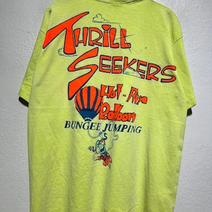 Vintage 90s Thrill Seekers Hot Air Balloon Bungee Jumping Cartoon T-Shirt Size M