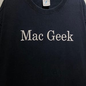 Vintage 1990s Apple Mac Geek Nerd Computer Tech Macintosh Logo  T Shirt