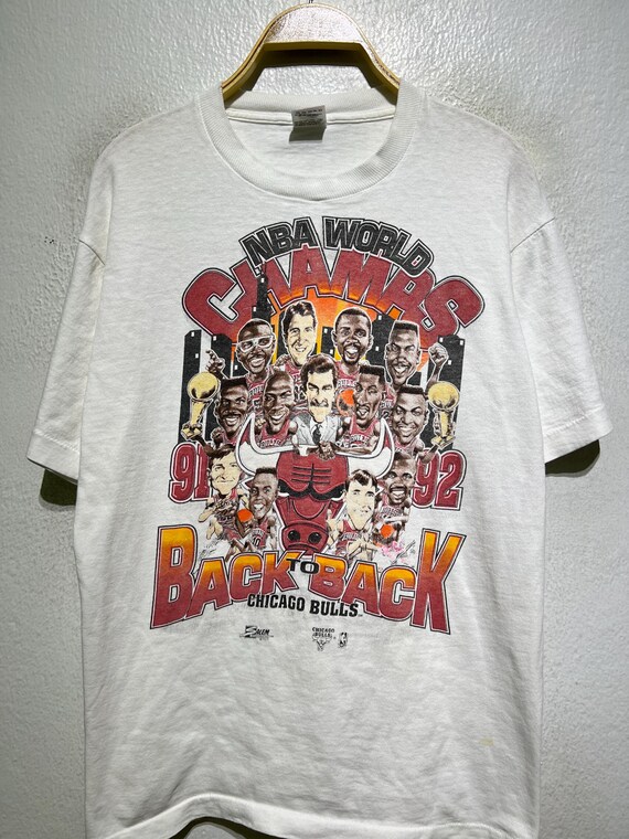 Vintage 1992 Chicago Bulls T-shirt L Back to Back NBA World