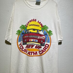 Vintage 90er Jahre Rev Up Your Geldautomat Karte Gewinnspiel T-Shirt Größe XL Vintage Express Lane Promo T-Shirt Mastercard Cirrus doppelseitiges lustiges Shirt
