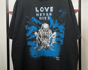 Vintage 90s Fashion Victim Love Never Dies T Shirt Size XL