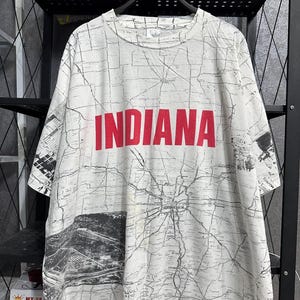Vintage des années 90 Indiana carte T Shirt taille 2XL USA State Outline Tee des années 1990 voyage souvenir chemise Midwest géographie attraction touristique vêtements