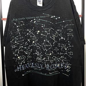 vintage des années 90 corps célestes galaxie nuit étoilée 1992 T-shirt constellation carte Tee taille L