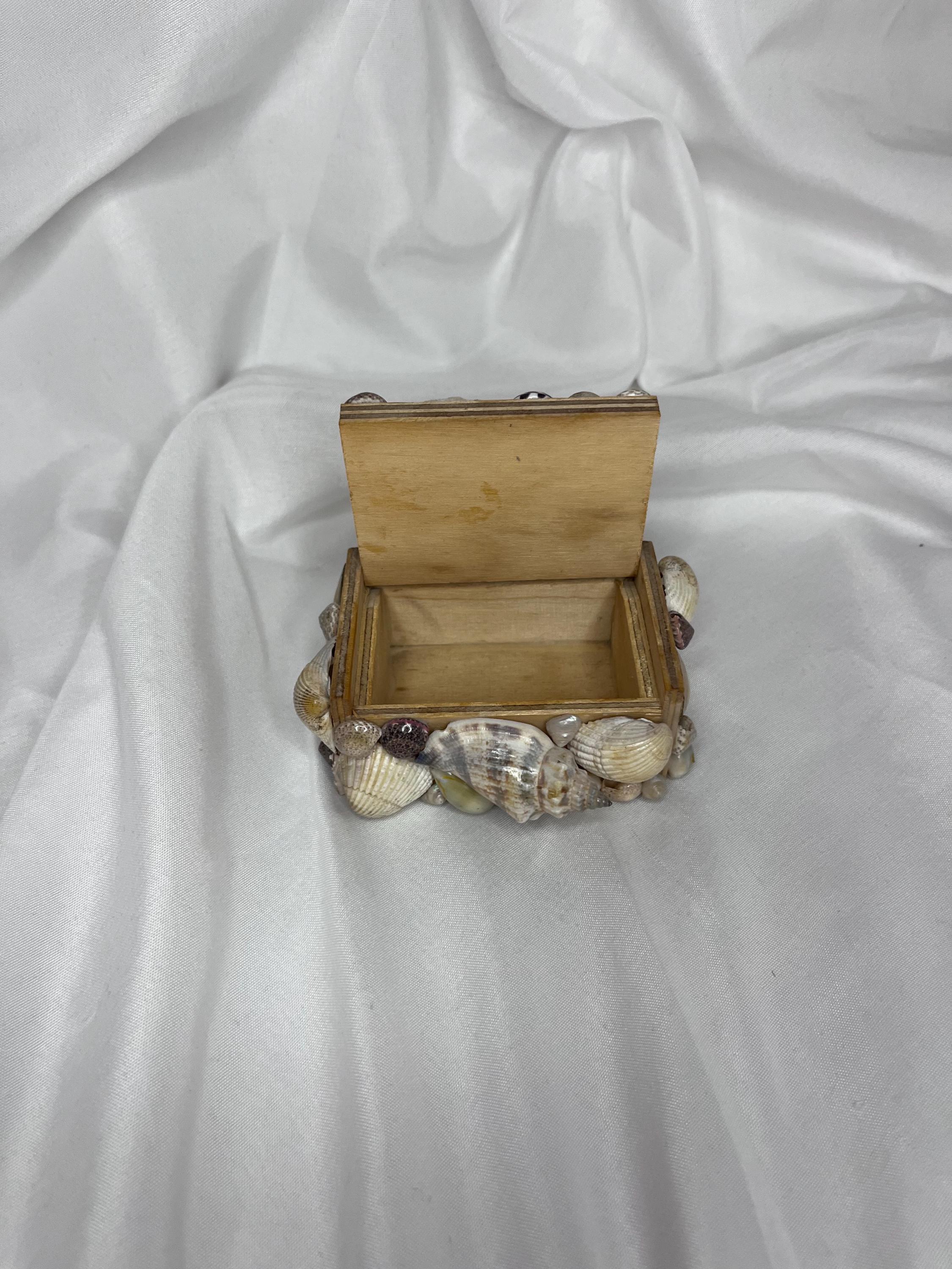 陶器 貝殻型小物入れ 木箱付き ウッドボックス 木製 小物入れ 木箱 アクセサリーケース ジュエリー