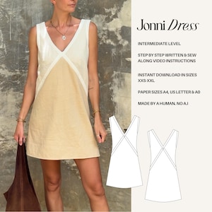 Könnte beinhalten: Ein ärmelloses Kleid mit V-Ausschnitt und einem zweifarbigen Design aus einem weißen Oberteil und einem beigen Unterteil. Der Text umfasst Jonni Dress, mittleres Niveau, schriftliche und Video-Anleitung, Sofort-Download in den Größen XXS-XXL, Papierformate A4, US Letter und A0, von einem Menschen gemacht, keine KI.