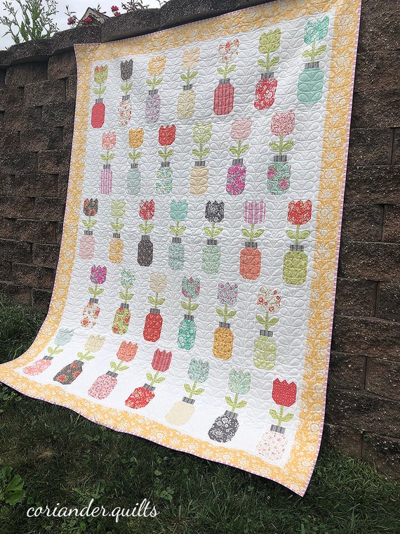 Row X Row Quilt Kit Bee Theme NIP Never Used Row X Row Quilt Kit Bee Theme NIP Never Used