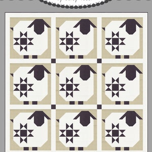 Puede incluir: Un patr&oacute;n de edred&oacute;n con un dise&ntilde;o repetido de ovejas con estrellas. Las ovejas son blancas con cabezas y patas de color gris oscuro, sobre un fondo beige. Tambi&eacute;n se ve el texto "Coriander Quilts" y "#188 Wooly Stars".