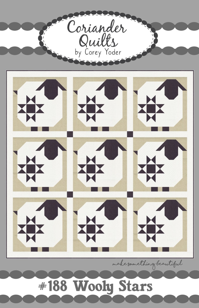 Puede incluir: Un patr&oacute;n de edred&oacute;n con un dise&ntilde;o repetido de ovejas con estrellas. Las ovejas son blancas con cabezas y patas de color gris oscuro, sobre un fondo beige. Tambi&eacute;n se ve el texto "Coriander Quilts" y "#188 Wooly Stars".