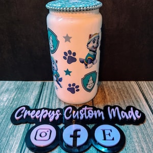 16oz White Glass Tumbler with Winter Pup Design and Sparkly Teal Lid – Custom Glitter Pearl Decorated Cup – Kid-Friendly Gift