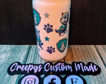 16oz White Glass Tumbler with Winter Pup Design and Sparkly Teal Lid – Custom Glitter Pearl Decorated Cup – Kid-Friendly Gift