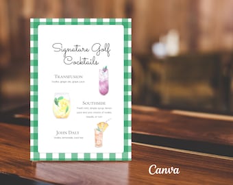 Pode incluir: Uma placa com uma borda xadrez verde e branca exibe o texto "Signature Golf Cocktails". A placa apresenta ilustrações em aquarela de três coquetéis: Transfusion, Southside e John Daly, com seus ingredientes.