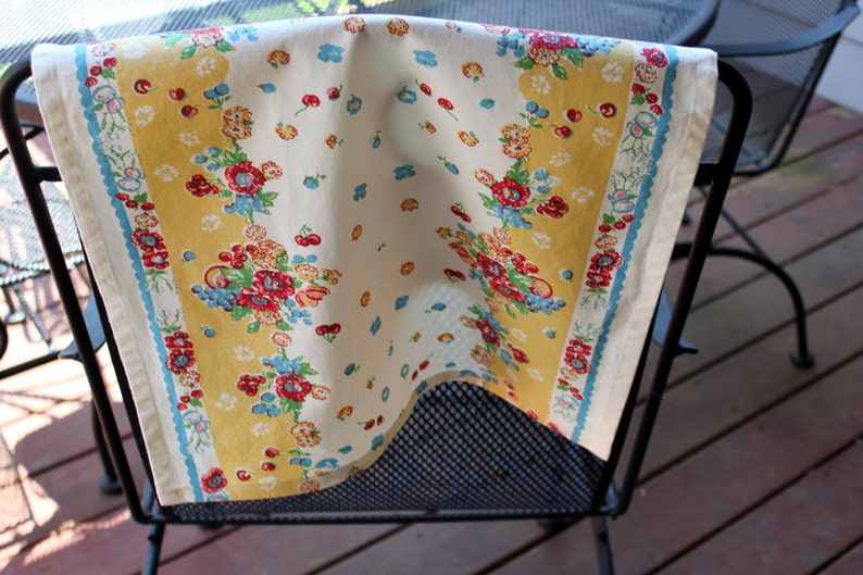 Floral Dish Towel in Granny's Garden Print Cotton Tea Towel Retro Print Kitchen Towel image 2