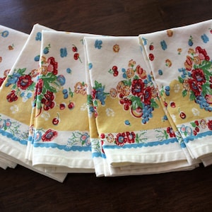 Floral Dish Towel in Granny&#39;s Garden Print - Cotton Tea Towel - Retro Print Kitchen Towel