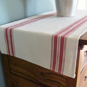Farmhouse Table Runner: Oyster Cotton with Scarlet Stripes