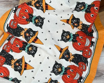 Retro Halloween Cotton Tea Towel: Kitty & Pumpkins Print