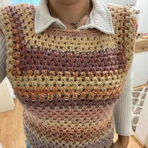 Crocheted pullover