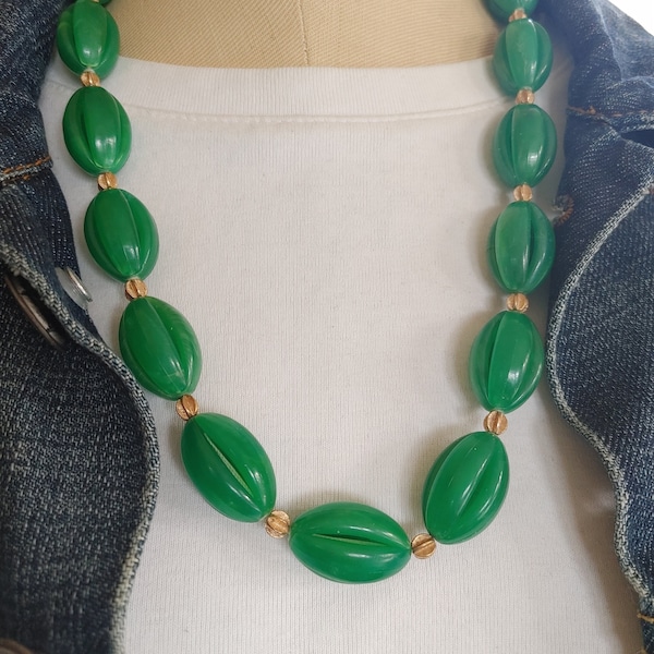 Vintage signed Trifari Bead Necklace green and gold tone, Jewels by Trifari