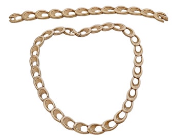 Vintage Crown Trifari Gold tone Oval link Chain Necklace