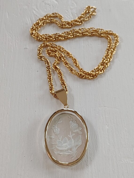 Vintage Necklace reverse carve pendant Gold tone … - image 2