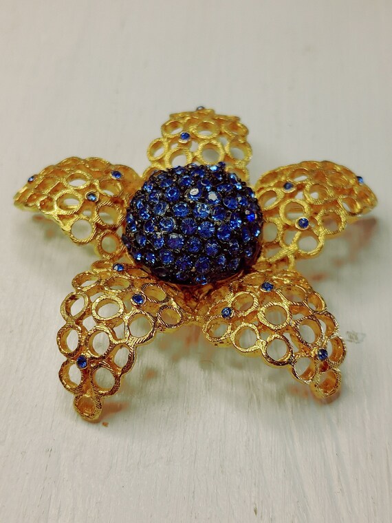 Vintage signed © Coro Brooch blue goldtone star f… - image 3