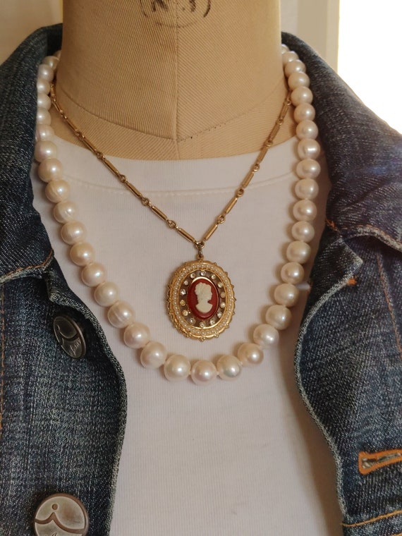 Vintage Cameo pendant necklace, signed Pegasus / C