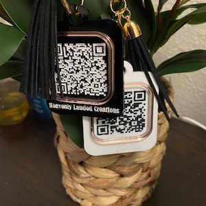 QR-Code Schlüsselanhänger | QR Schlüsselanhänger | Personalisierte Visitenkarte | Acryl Schlüsselanhänger | QR für soziale Medien | Links zu sozialen Medien | Business Schlüsselanhänger