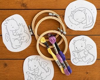ベビードラゴンの刺繍パターン、かわいいドラゴンの子供部屋デザインPDF、印刷可能な手刺繍パターン、絵本風の子供部屋装飾、ベビーシャワーギフト