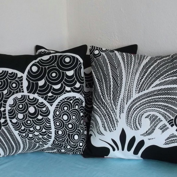 Black and White Graphic Pillow Cover 18x18