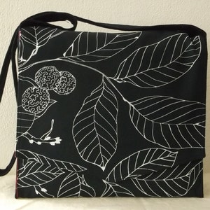 Black & White Leaves Large Messenger Bag