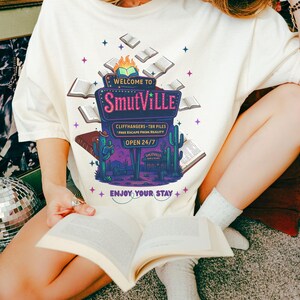 Welcome to Smutville Shirt, Spicy Books Sweater, Smut Shirt, Aesthetic Womens Tshirt, Bookish Merch Book Lover Shirt Bookish Girly Shirt