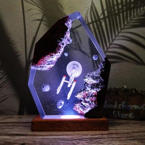 Diorama NCC 1701 Refit night light, personalization Star trek night light,  Star trek statue, Spaceship night light, Best night light 2025