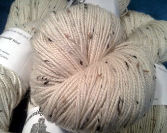 Irish Tweed Merino Superwash Yarn - Natural White w/Flecks - 100g Skein