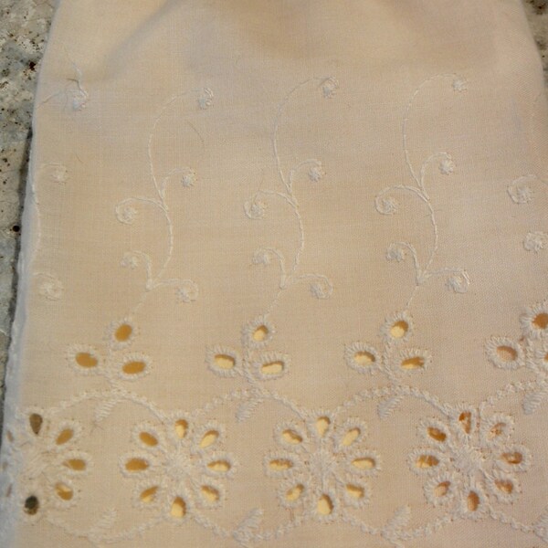 Eyelet Lace - Cream - Wide