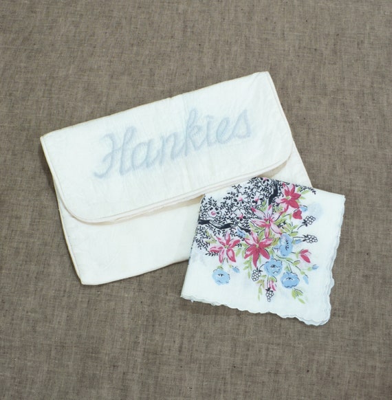 Vintage Handkerchief Bag, Quilted hankie holder, Retr… Gem
