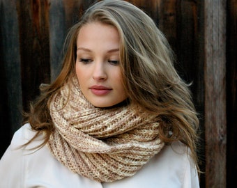 Chunky Knit Infinity Scarf. Knitted Scarves for Women. Winter Knit Scarf. Knit Infinity Scarf. Gift for Her . Knit Winter Accessories.