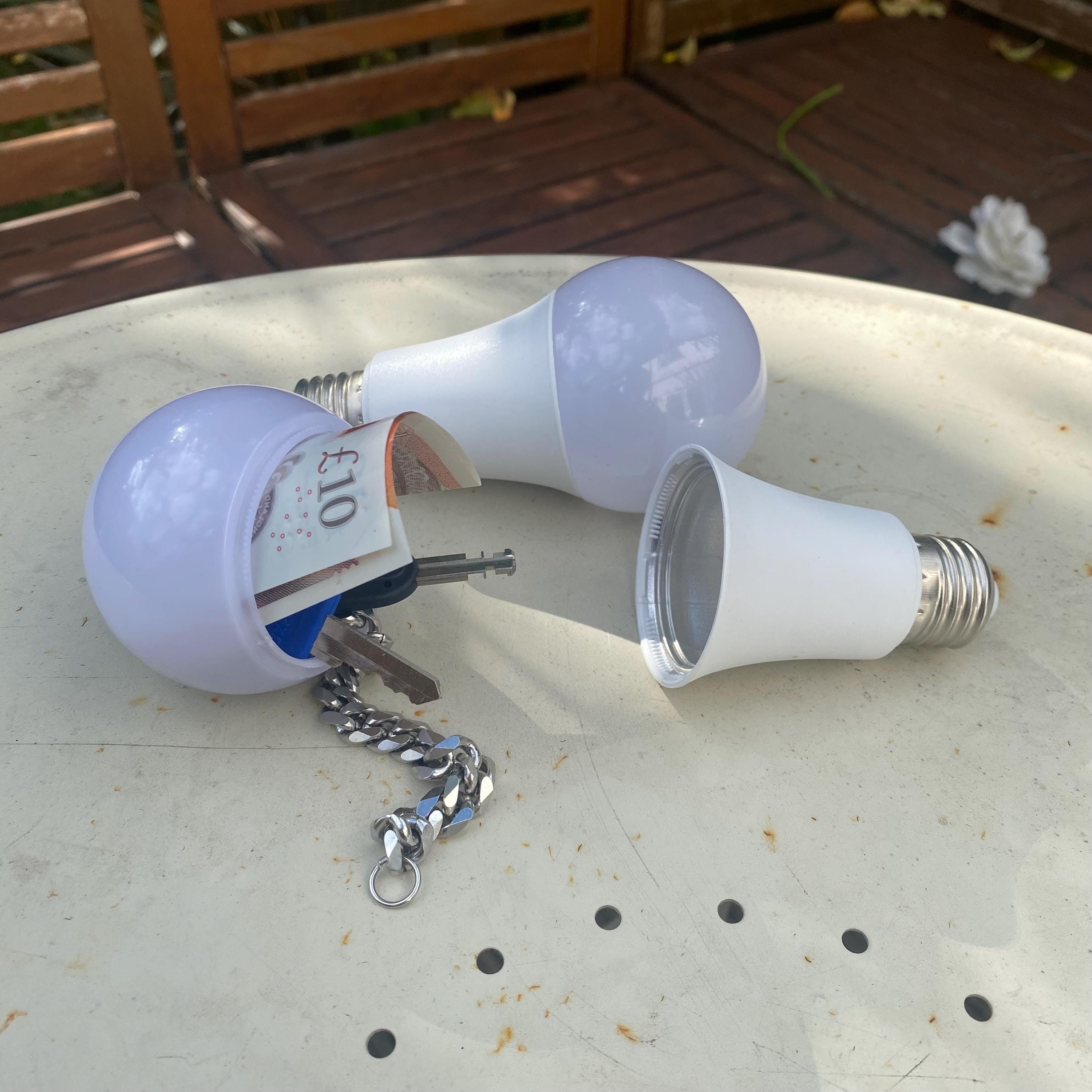 Light bulb Secret Hiding Spot- Diversion Safe Stash Can Hide Valuables! main image 1