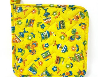 Vintage Pot Holder Quilted Fabric Kitchen Design