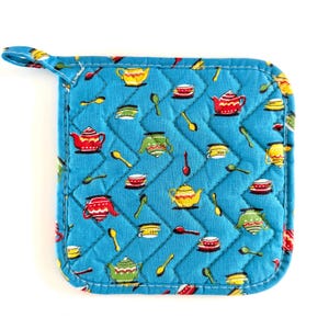 SOLD to M! Vintage Tupperware Pot Holder, Quilted Fabric, Kitchen Design