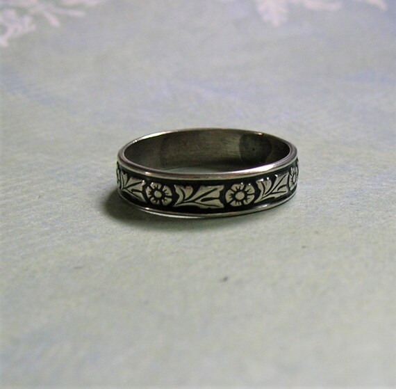 Very Large Vintage Sterling Silver Flower Ring - … - image 1