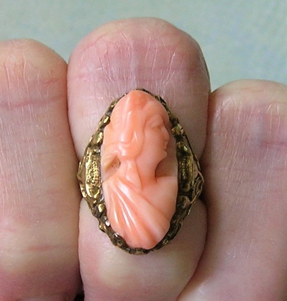 Antique Art Nouveau 14K Gold and Coral Cameo Ring… - image 6