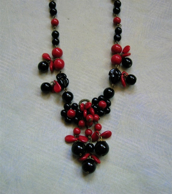 Vintage West Germany Beaded Necklace With Red and Black Glass Beads, West Germany Beaded Necklace (#4031)