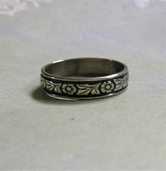 Very Large Vintage Sterling Silver Flower Ring - … - image 2