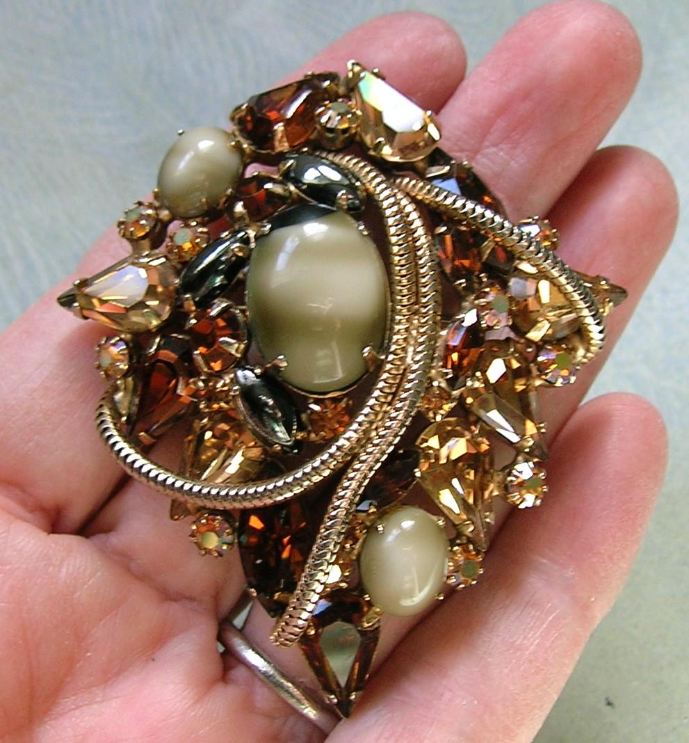 Vintage Hattie Carnegie Brooch - Etsy