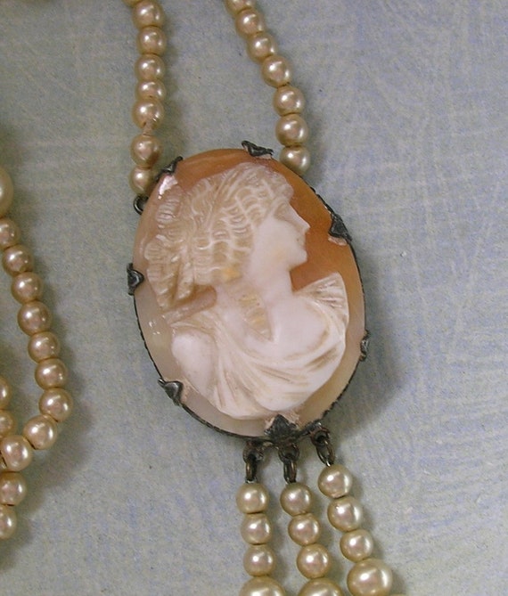 Antique Sterling Silver and Faux Pearls Cameo Necklac… Gem